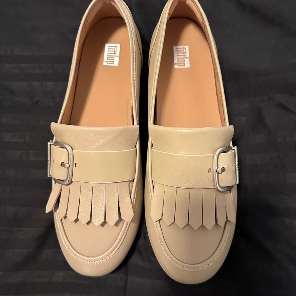 Fitflop Beige Loafers with Buckle and Fringe - Picture 3 of 7